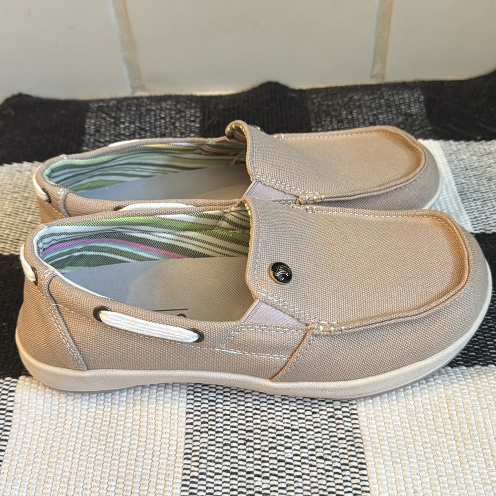 Walk-Hero Women’s Canvas Loafers Sz 7.5